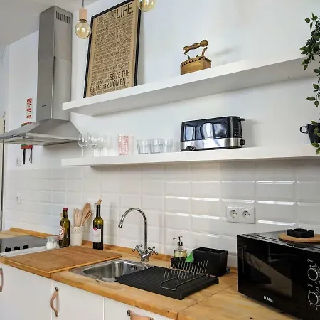 Apartment Charming One Bedroom Flat Lissabon