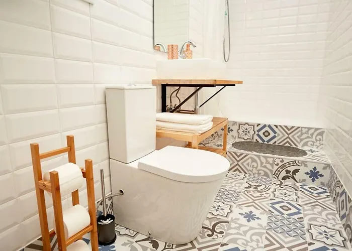 Charming One Bedroom Flat דירה