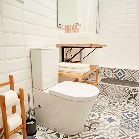 Charming One Bedroom Flat 아파트